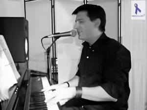 Le chanteur Damien Desseine 